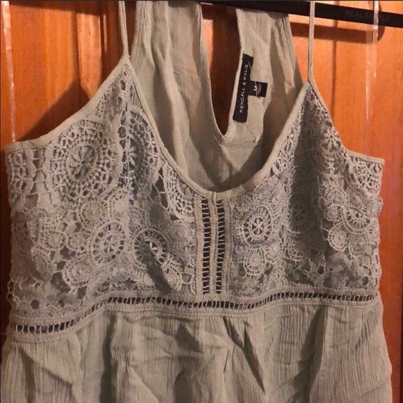 Kendall & Kylie Tank - Picture 3 of 7